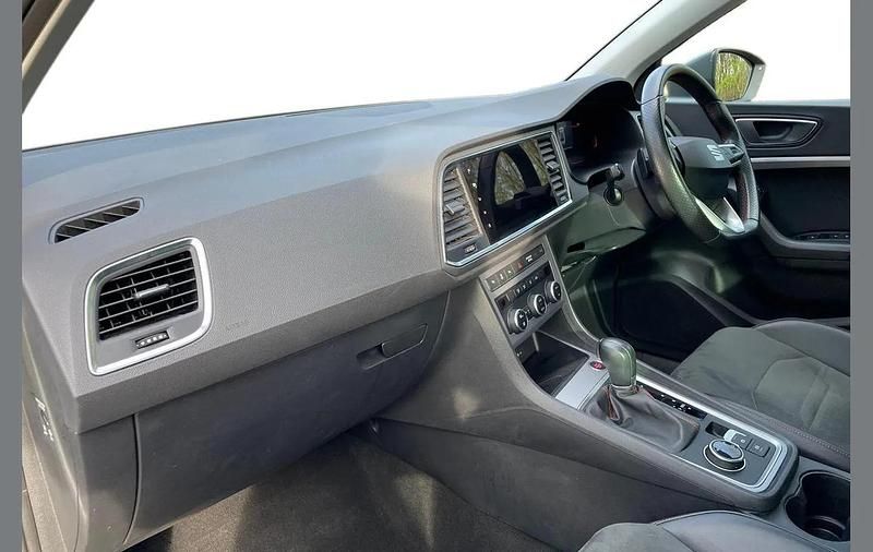 Käytetty Seat Ateca FR 150 HP (110 kW) 2024 Musta Katumaasturi