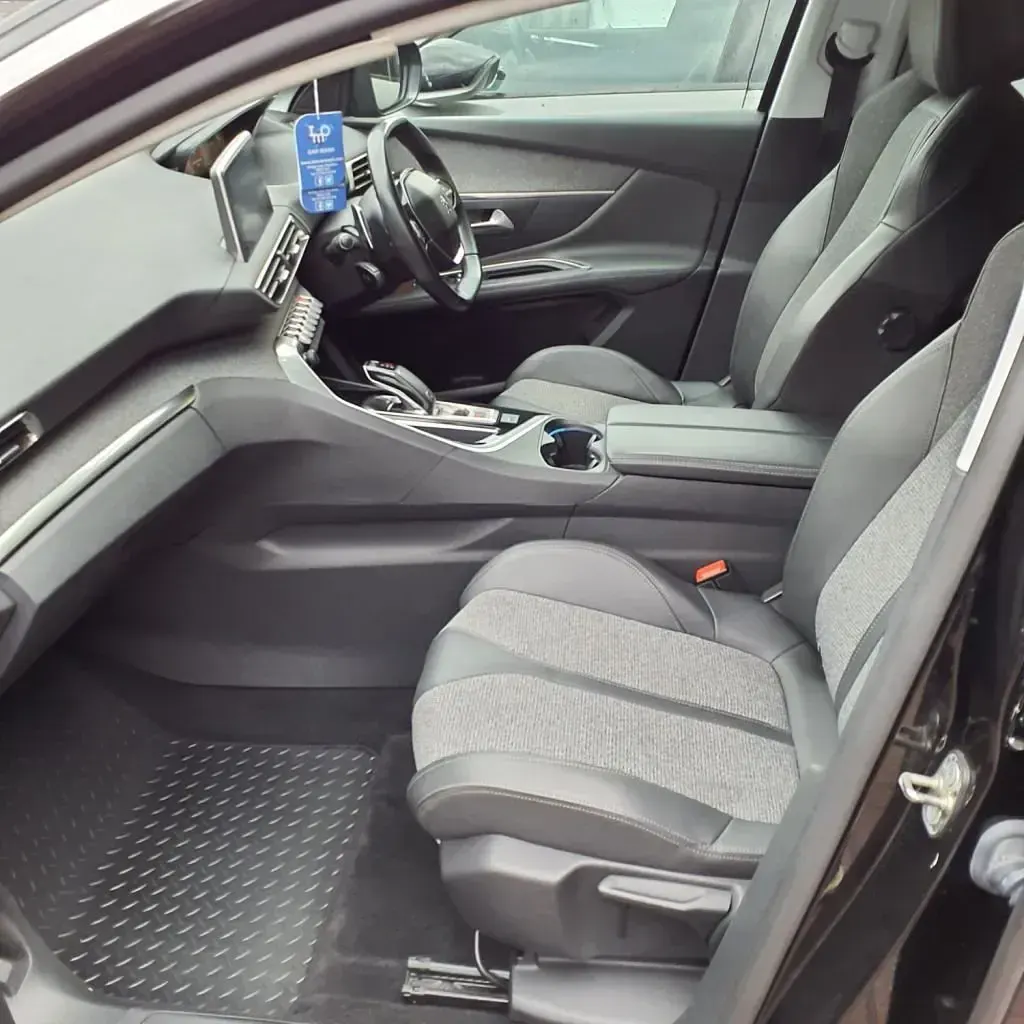 Used Peugeot 3008 Allure 129 HP (94 kW) 2020 Black Hatchback