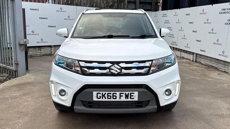 Used Suzuki Vitara SZ5 2016 White Hatchback