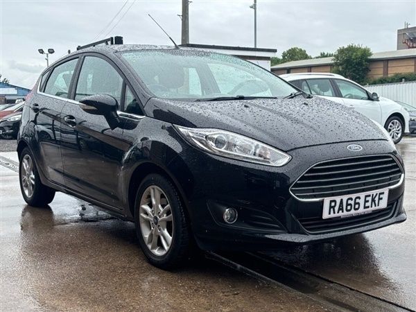 Black Used 2017 Ford Fiesta Zetec Hatchback | £8,200 (Fair price) - Image 1/1