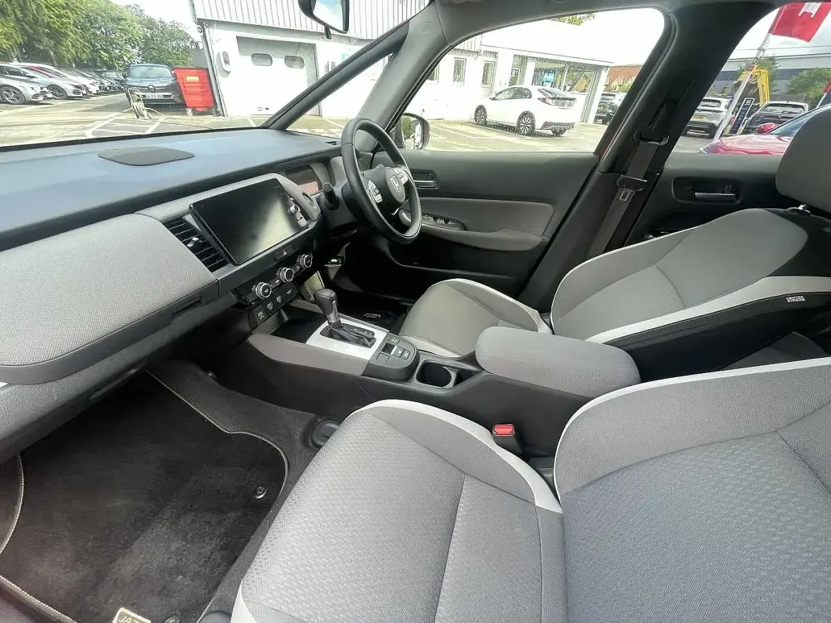 Used Honda Jazz Hybrid 109 HP (80 kW) 2021 Red Hatchback