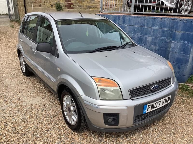 Silver Used 2007 Ford Fusion Zetec Hatchback | £2,995 (A bit pricey) - Image 1/4