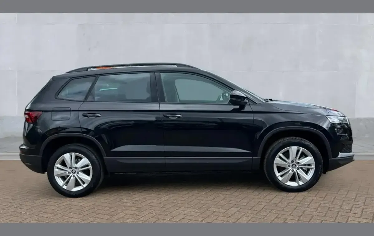 Nowe Skoda Karoq SE 150 KM (110 kW) 2025 Czarny SUV