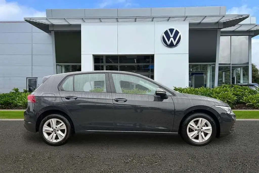 Used VW Golf VIII Life 130 HP (95 kW) 2024 Grey Hatchback