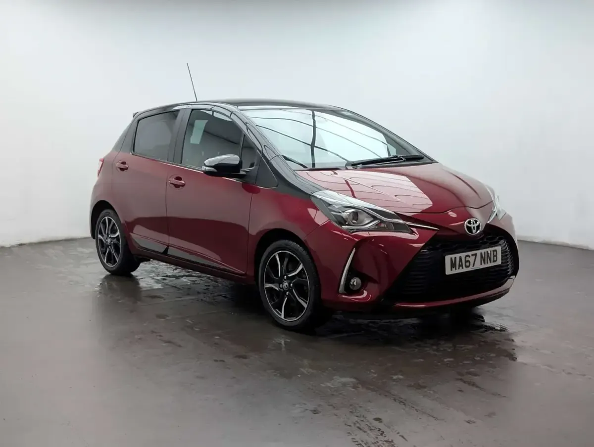Usado Toyota Yaris 2017 Vermelho Citadino