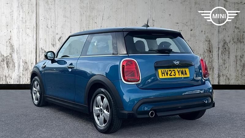 Usado Mini Cooper Classic 136 CV (100 kW) 2022 Azul Utilitario