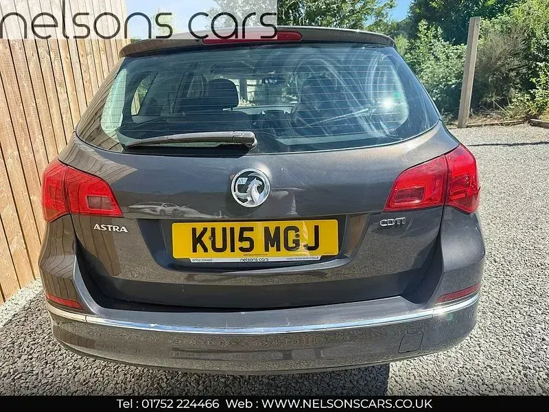 Used Vauxhall Astra Design Edition 2015 Grey Estate