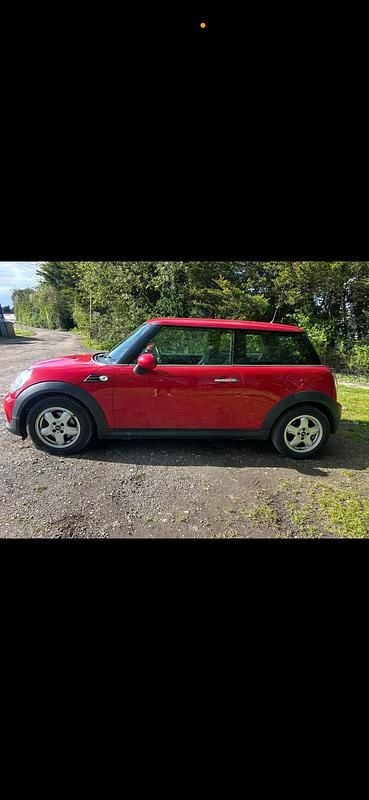 Used Mini ONE Hatch 98 HP (72 kW) 2011 Red Hatchback