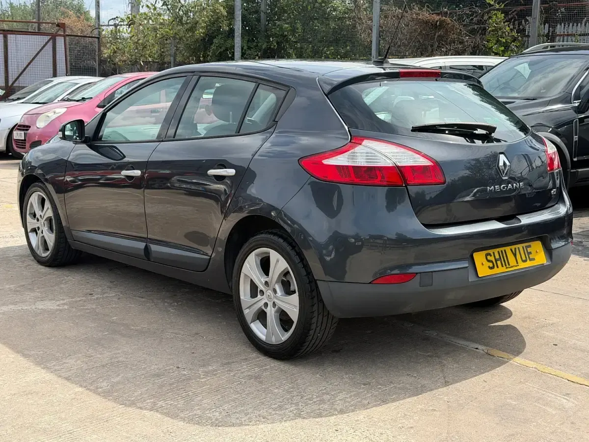 Used Renault Mégane III Dynamique 110 HP (80 kW) 2011 Grey Hatchback