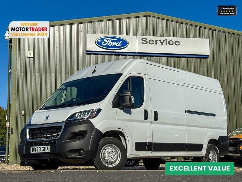 White Used 2023 Peugeot Boxer Premium Van | £21,990 (A bit pricey) - Image 1/4