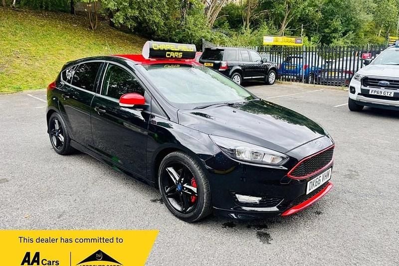 Black Used 2016 Ford Focus Zetec Hatchback | £7,900 (Fair price) - Image 1/1