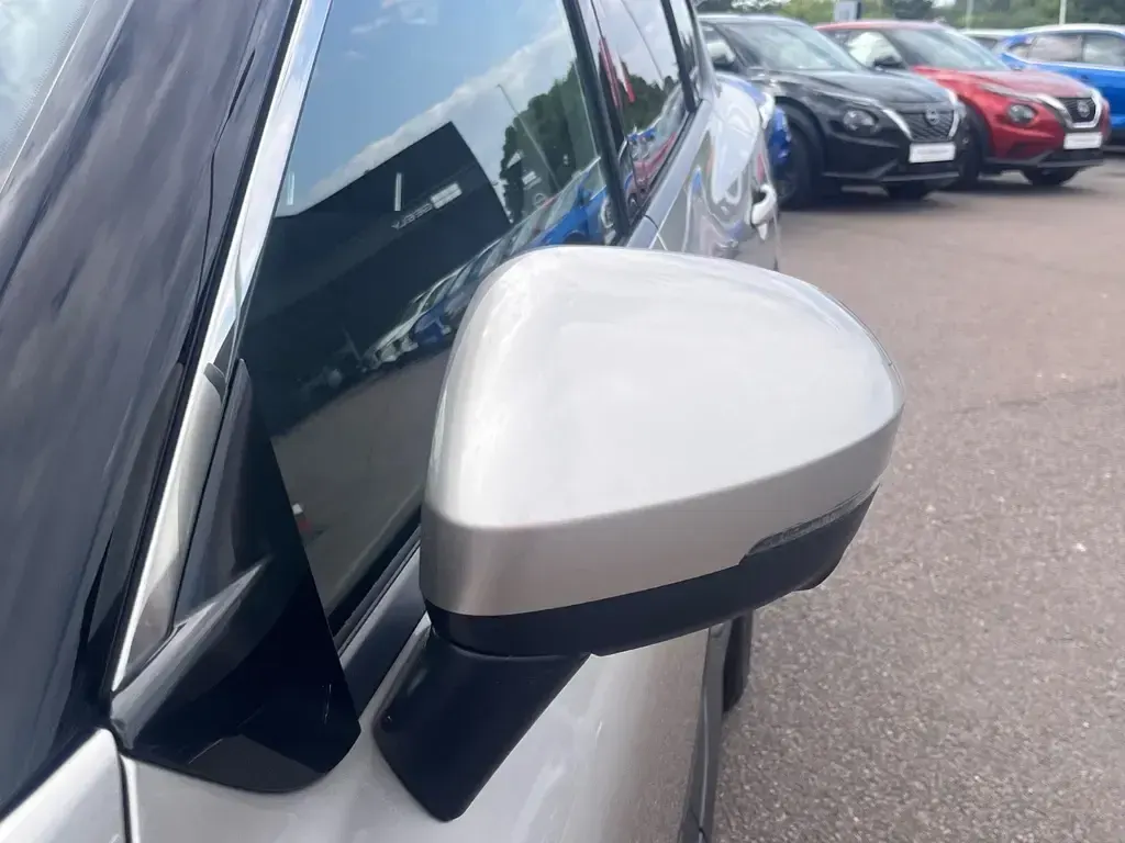 Used Nissan X-Trail N-Connecta 213 HP (156 kW) 2024 Silver SUV