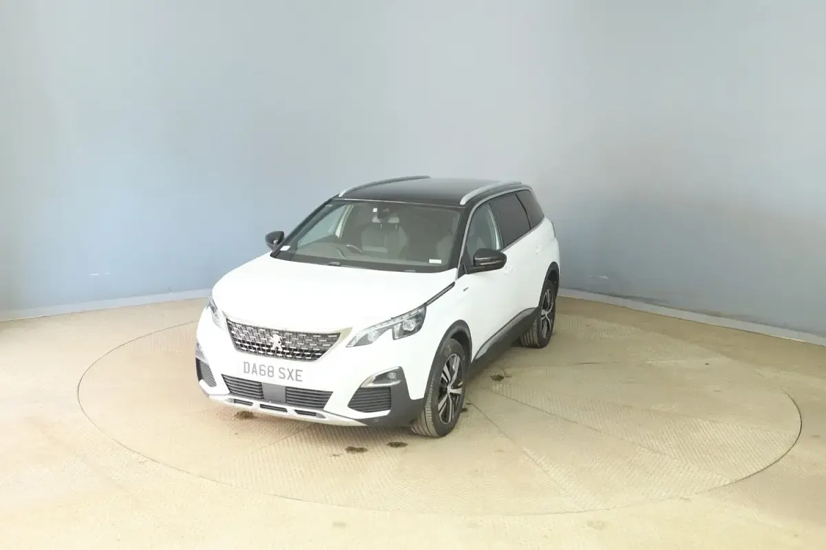 Used Peugeot 5008 GT-line 130 HP (95 kW) 2019 White SUV