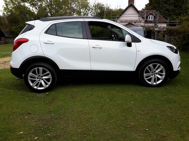 Used Vauxhall Mokka X Active 140 HP (102 kW) 2018 Summit white SUV