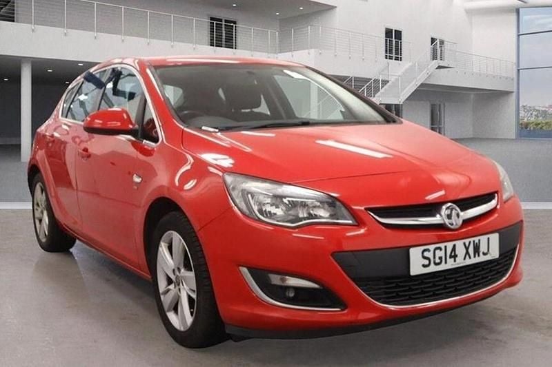 Red Used 2014 Vauxhall Astra SRi Hatchback | £2,500 (Good price) - Image 1/1