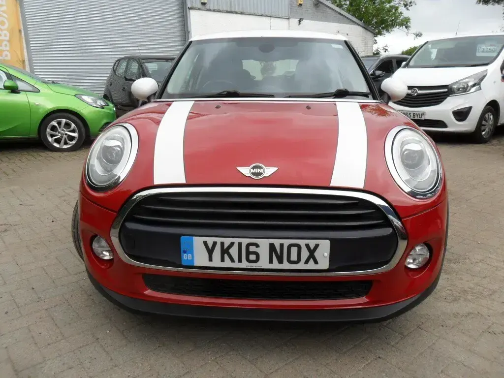 Used Mini Cooper D Hatch 116 HP (85 kW) 2016 Red Hatchback