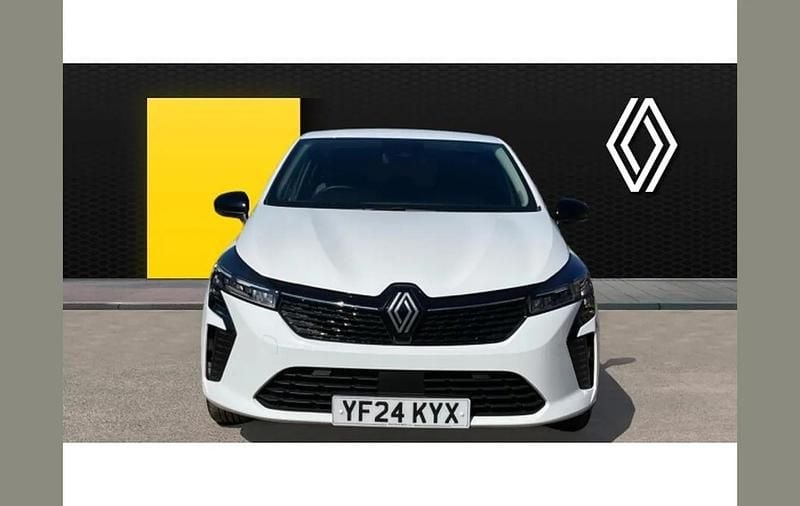 Used Renault Clio V Evolution 143 HP (105 kW) 2024 White Hatchback