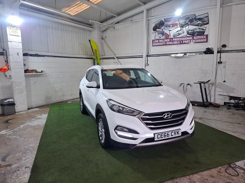 Used Hyundai Tucson SE 2016 White SUV