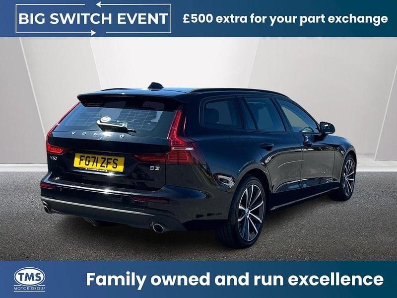 Usado Volvo V60 Momentum 2021 Preto Carrinha