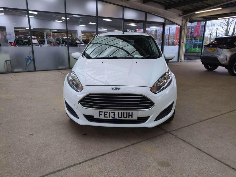 Used Ford Fiesta Style 82 HP (60 kW) 2013 White Hatchback