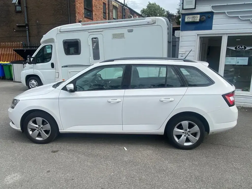 Used Skoda Fabia SE 110 HP (80 kW) 2016 White Estate
