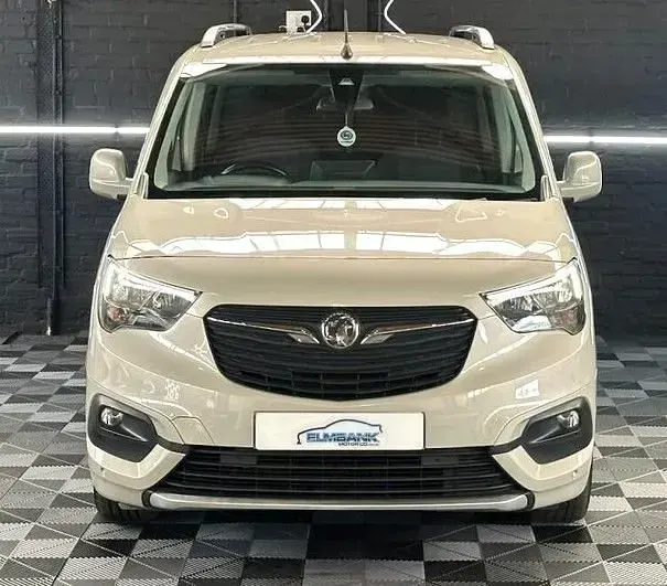 Used Vauxhall Combo Elite 130 HP (95 kW) 2020 Grey MPV