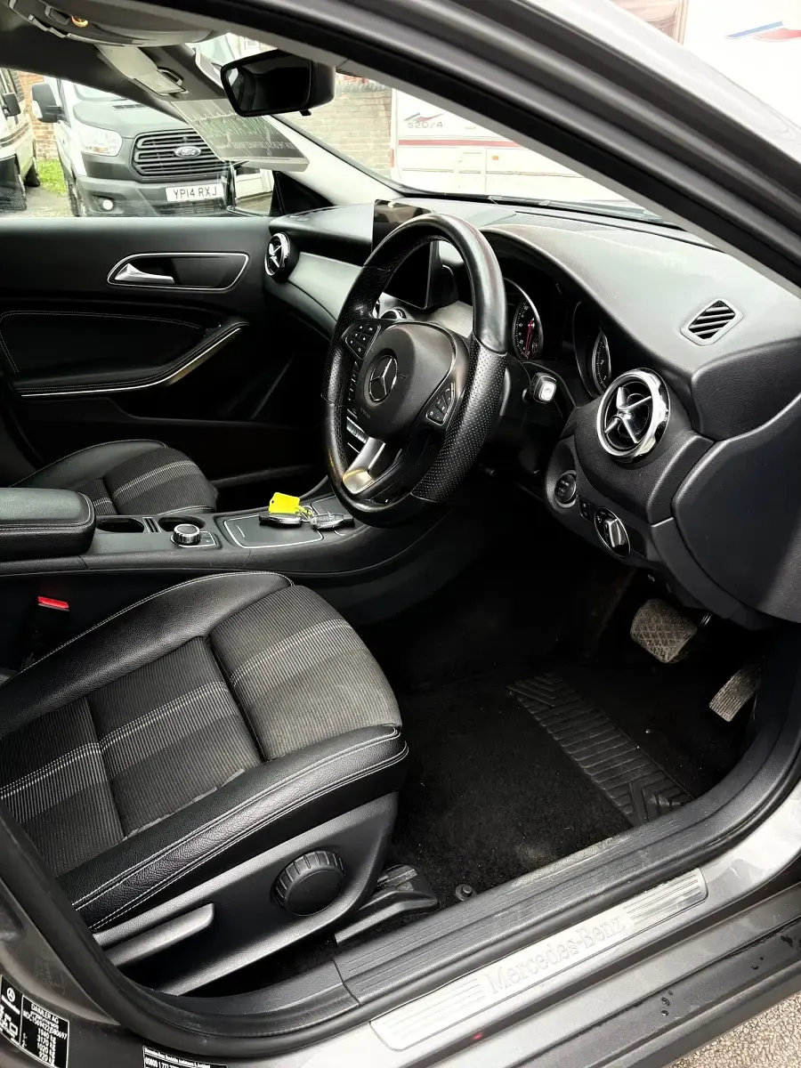 Used Mercedes GLA180 Urban 122 HP (89 kW) 2018 Grey SUV