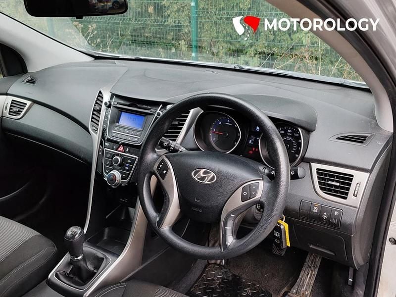 Used Hyundai i30 Classic 108 HP (79 kW) 2013 Silver Hatchback