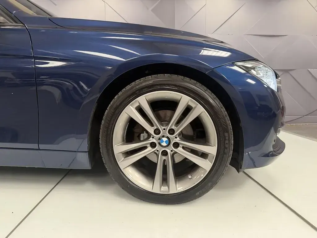 Used BMW 320 Sport Line 184 HP (135 kW) 2016 Blue Estate