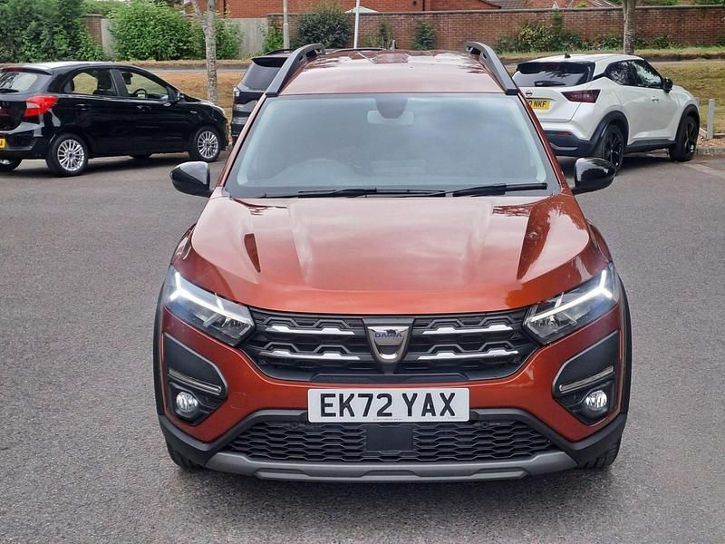 Brown Used 2022 Dacia Jogger Extreme MPV | £16,399 (Fair price) - Image 1/3