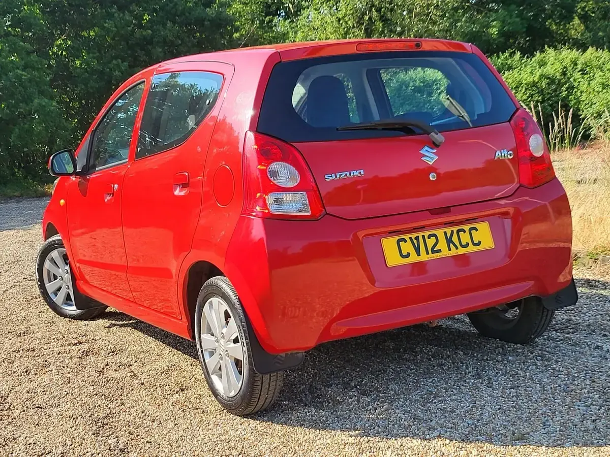 Used Suzuki Alto SZ4 68 HP (50 kW) 2012 Red Hatchback