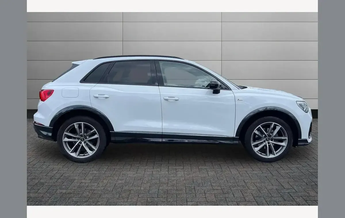 Used Audi Q3 Black Edition 150 HP (110 kW) 2023 White SUV