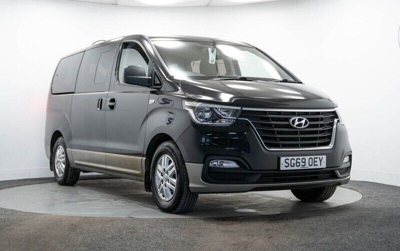 Black Used 2019 Hyundai I800 SE MPV | £14,995 (Fair price) - Image 1/4