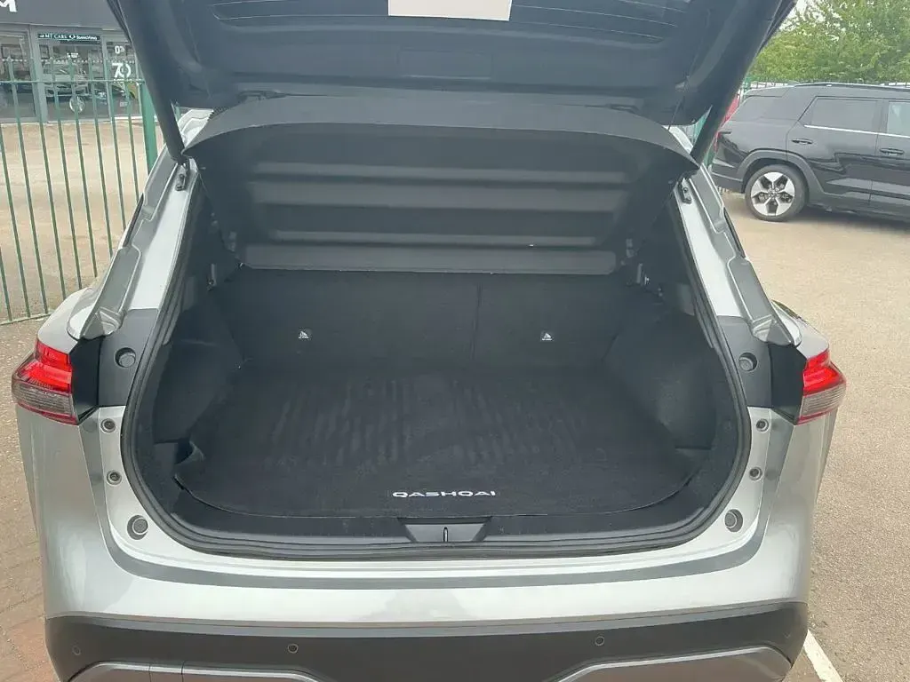 Used Nissan Qashqai Tekna 158 HP (116 kW) 2024 Silver SUV