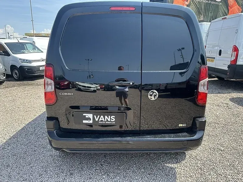 Used Vauxhall Combo 100 HP (73 kW) 2023 Black MPV