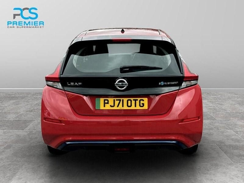 Used Nissan Leaf Acenta 110 kW (150 HP) 2021 Red Hatchback
