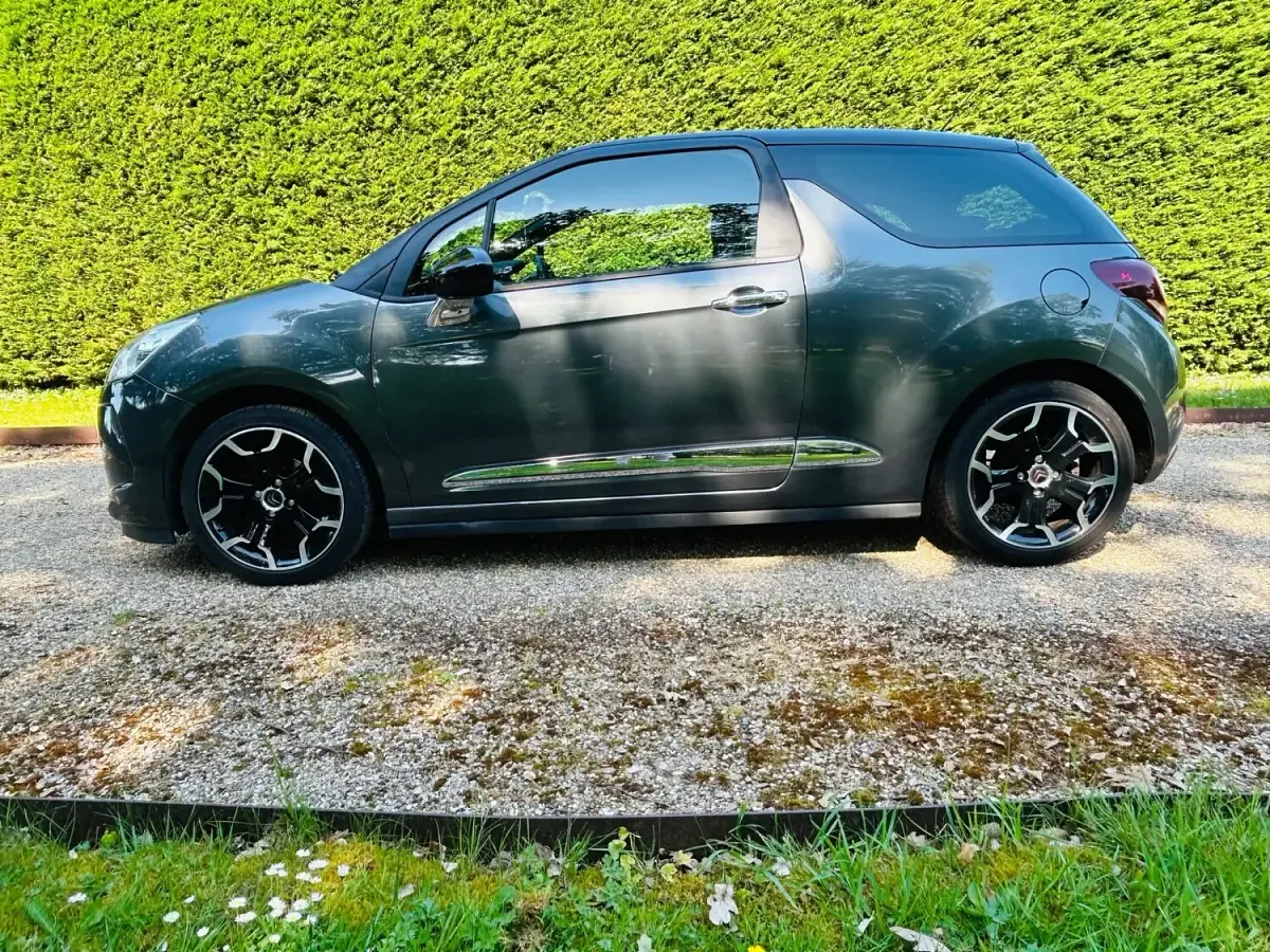 Used Citroën DS3 PureTech 2015 Grey Hatchback