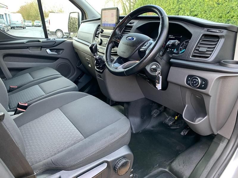 Begagnad Ford Transit Custom Trend 130 HK (95 kW) 2020 Silver Van