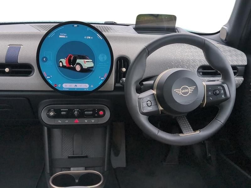 Used Mini Cooper Hatch 154 HP (113 kW) 2024 Green Hatchback