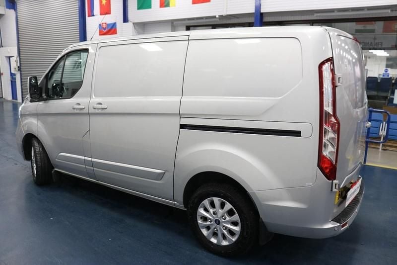 Used Ford Transit Custom Limited 130 HP (95 kW) 2019 Silver Van