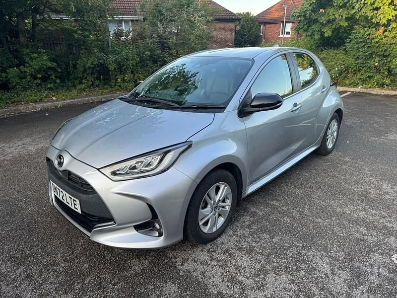 Używany Mazda 2 2022 Srebrny Hatchback