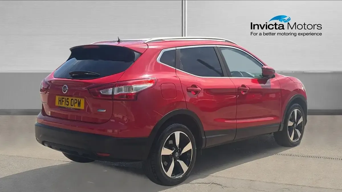 Used Nissan Qashqai N-TEC 110 HP (80 kW) 2015 Red SUV