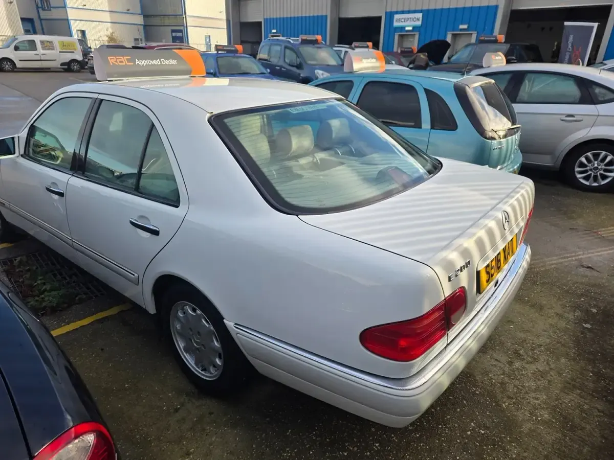 Used Mercedes E200 Elegance 1998 White Sedan