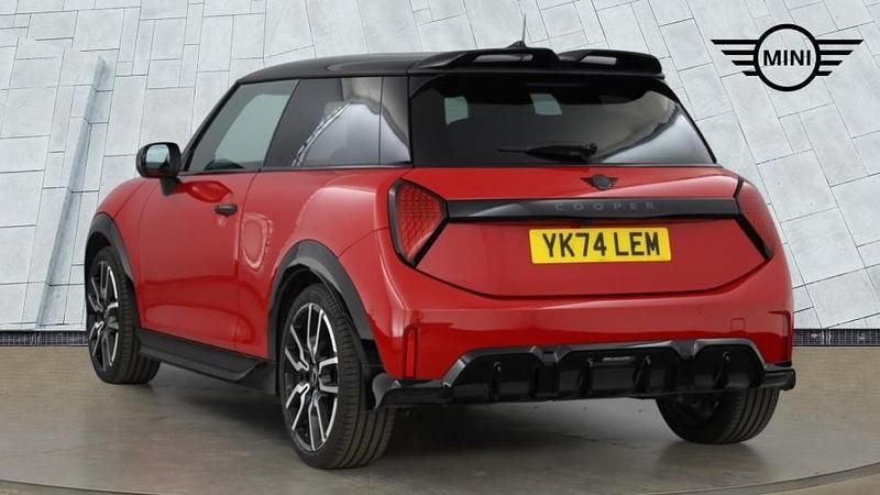 Gebraucht Mini Cooper Hatch 113 kW (154 PS) 2025 Rot Kleinwagen
