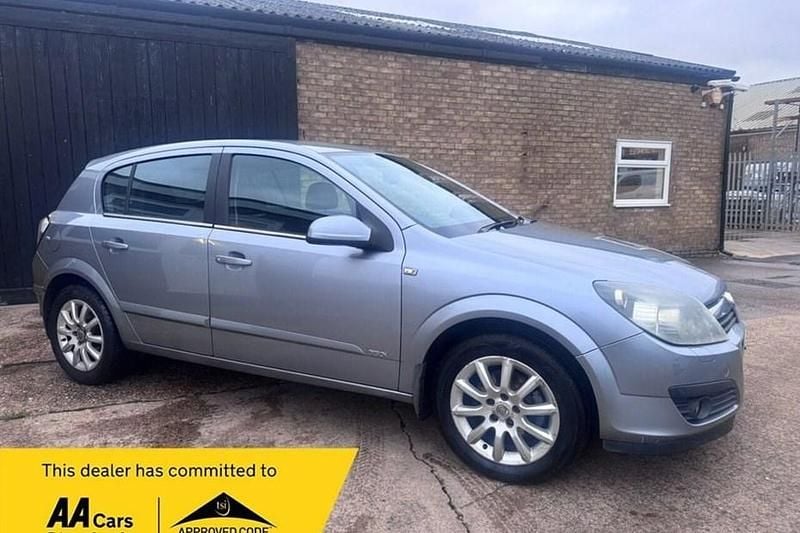 Used 2006 Vauxhall Astra Design Edition Hatchback | £1,895 (Fair price) - Image 1/1