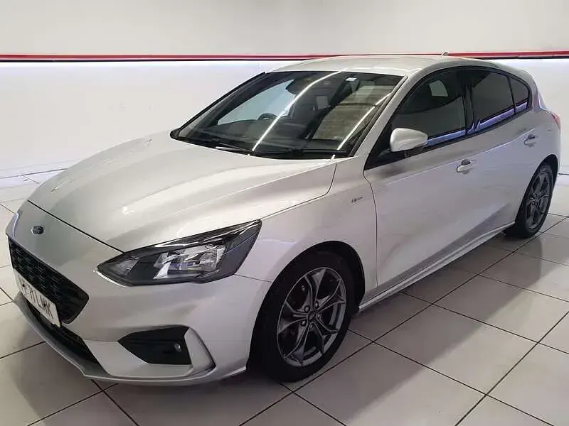 Used Ford Focus ST-Line 125 HP (91 kW) 2021 Silver Hatchback