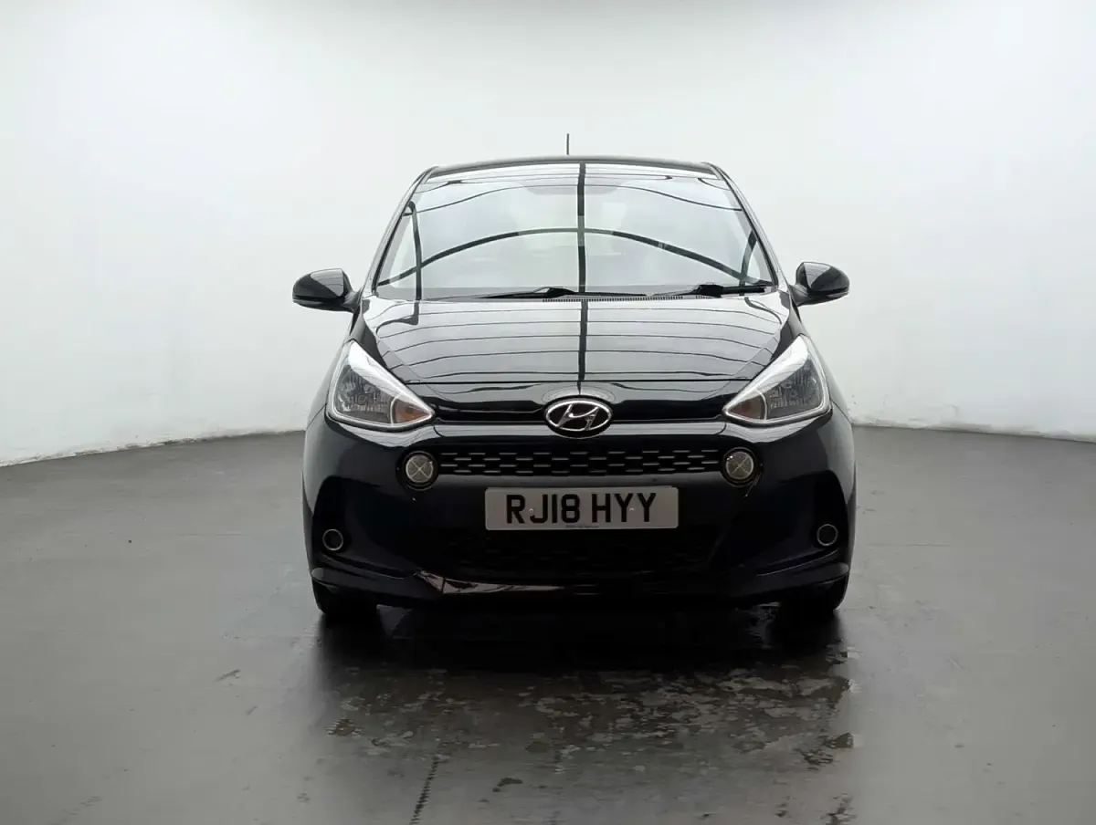Usado Hyundai i10 Premium 67 HP (49 kW) 2018 Preto Citadino