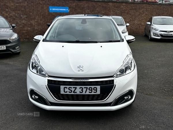 Used Peugeot 208 Allure Premium 82 HP (60 kW) 2018 White Hatchback