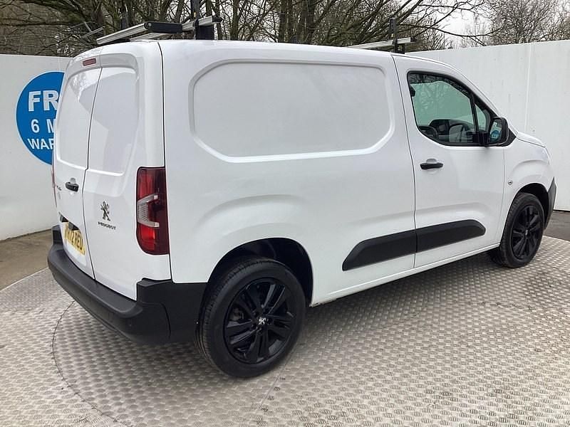 Used Peugeot Partner Premium 131 HP (96 kW) 2022 White MPV