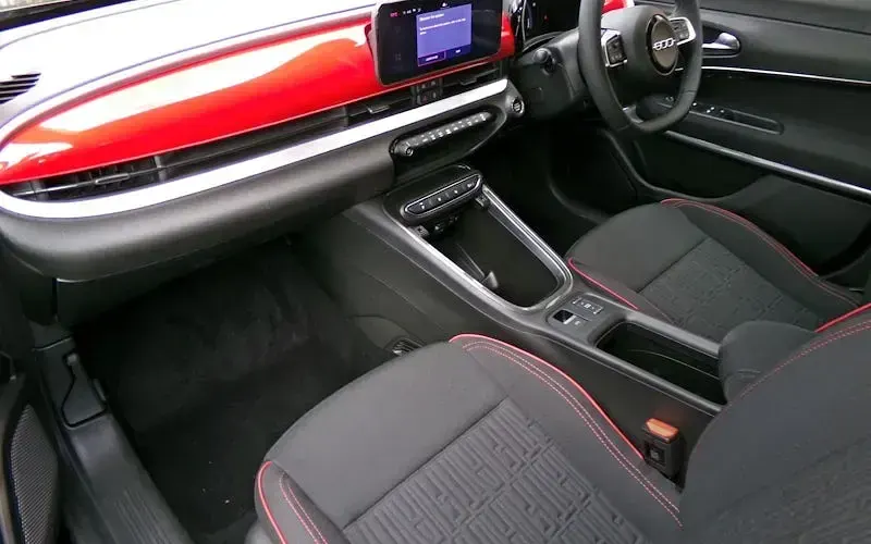 New Fiat 600E Red 114 kW (156 HP) 2025 Black SUV
